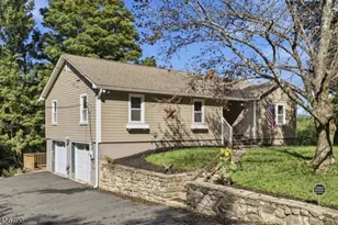 37 Central School Rd, Wantage, NJ 07461 - Photo 4