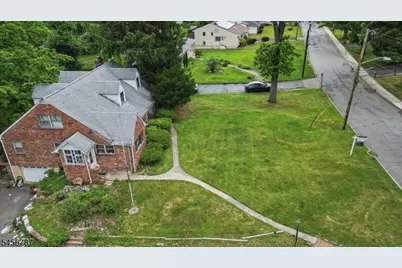 321 Saint Cloud Ave, West Orange Township, NJ 07052 - Photo 8