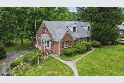 321 Saint Cloud Ave, West Orange Township, NJ 07052 - Photo 4