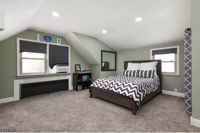 825 Dennis Pl, Linden, NJ 07036 - Photo 18