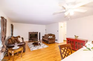 17 Heritage Ct, Ewing Township, NJ 08628 - Photo 14