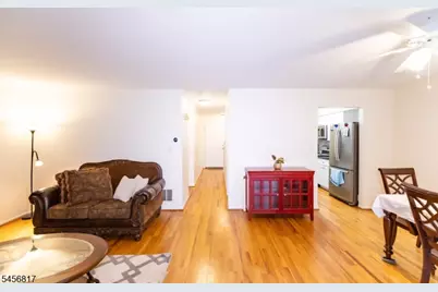 17 Heritage Ct, Ewing Township, NJ 08628 - Photo 4