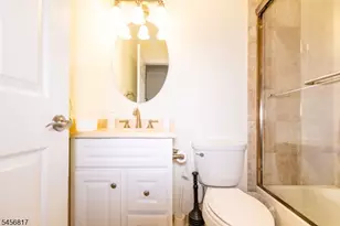 17 Heritage Ct, Ewing Township, NJ 08628 - Photo 22