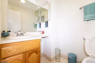 17 Heritage Ct, Ewing Township, NJ 08628 - Photo 16