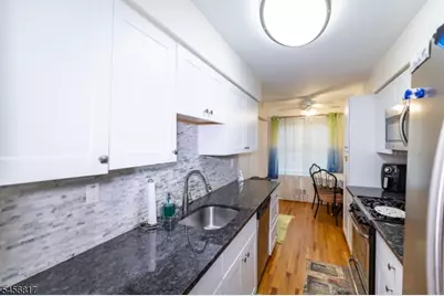 17 Heritage Ct, Ewing Township, NJ 08628 - Photo 6