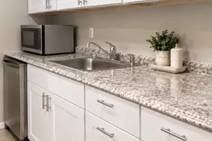 8 Vaughan Dr, Newark, NJ 07103 - Photo 2