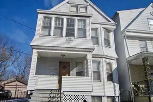 28 Leslie Pl, Irvington, NJ 07111 - Photo 1