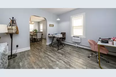 25 Comfort Pl, Clifton, NJ 07011 - Photo 6