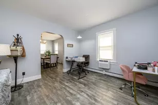 25 Comfort Pl, Clifton, NJ 07011 - Photo 6