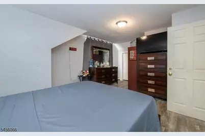 25 Comfort Pl, Clifton, NJ 07011 - Photo 22