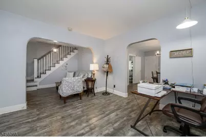 25 Comfort Pl, Clifton, NJ 07011 - Photo 8