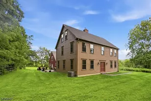 508 Maple Ln, Allamuchy Township, NJ 07821 - Photo 2