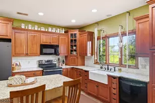 508 Maple Ln, Allamuchy Township, NJ 07821 - Photo 10