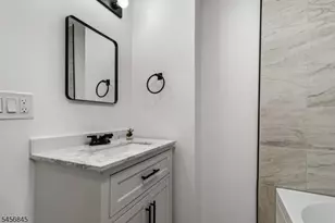 32 Schwarz Blvd, Jefferson Township, NJ 07849 - Photo 8