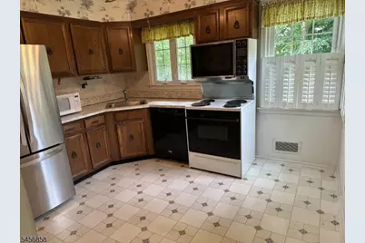 97 Cayuga Ave, Rockaway Township, NJ 07866 - Photo 6