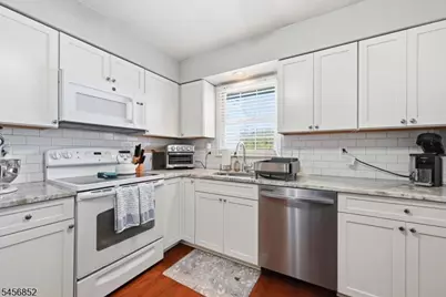 410 Ferncrest Ct, Readington, NJ 08887 - Photo 16