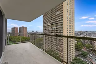 6050 Kennedy Blvd E, West New York, NJ 07093 - Photo 2