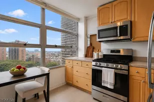 6050 Kennedy Blvd E, West New York, NJ 07093 - Photo 12