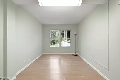 242 Hiawatha Blvd, Parsippany, NJ 07034 - Photo 10