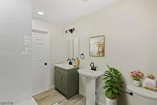 86 Farnham Ave, Garfield, NJ 07026 - Photo 6