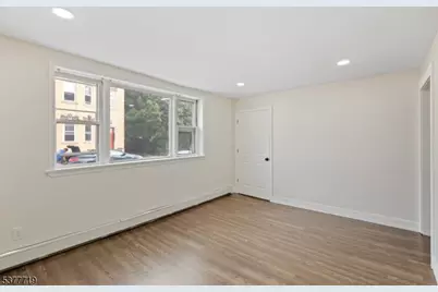 86 Farnham Ave, Garfield, NJ 07026 - Photo 8