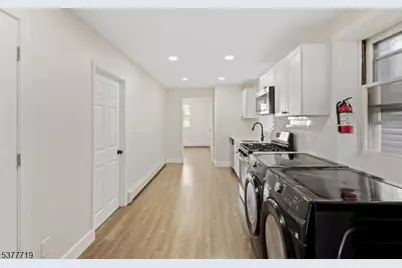 86 Farnham Ave, Garfield, NJ 07026 - Photo 4