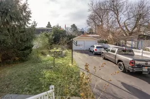 10 Marshall St, West Caldwell, NJ 07006 - Photo 38