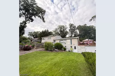 19 Lakeside Dr, Vernon, NJ 07461 - Photo 1