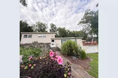 19 Lakeside Dr, Vernon, NJ 07461 - Photo 2