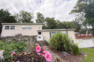19 Lakeside Dr, Vernon, NJ 07461 - Photo 2