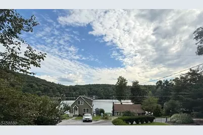 19 Lakeside Dr, Vernon, NJ 07461 - Photo 4