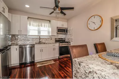 323 Ventnor Ct, Piscataway Township, NJ 08854 - Photo 4