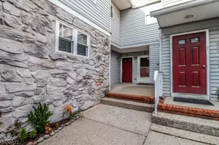323 Ventnor Ct, Piscataway Township, NJ 08854 - Photo 2