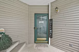 12 Cypress Ct, Clinton, NJ 08809 - Photo 2