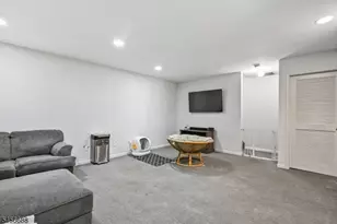 12 Cypress Ct, Clinton, NJ 08809 - Photo 20
