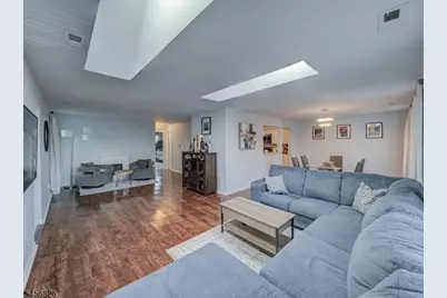 338 Phoebe Ct, Readington, NJ 08887 - Photo 2