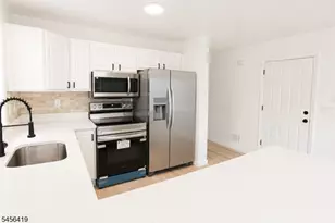 136 19th Ave, Irvington, NJ 07111 - Photo 18