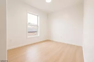 136 19th Ave, Irvington, NJ 07111 - Photo 38