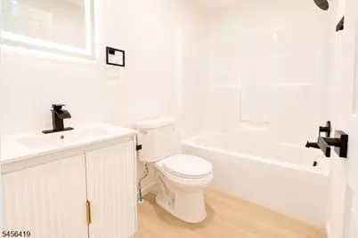 136 19th Ave, Irvington, NJ 07111 - Photo 8