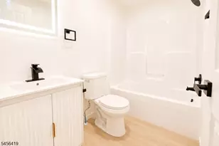 136 19th Ave, Irvington, NJ 07111 - Photo 8