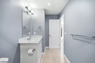 81 Village Cir, Bridgewater, NJ 08807 - Photo 38