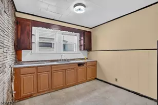 292 N Maple Ave, East Orange, NJ 07017 - Photo 12