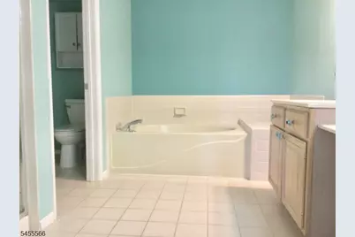 32 Loch Ln, Roxbury Township, NJ 07852 - Photo 18