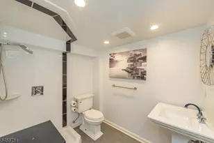 6 Lauri Dr, Florham Park, NJ 07932 - Photo 36