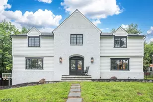 6 Lauri Dr, Florham Park, NJ 07932 - Photo 2