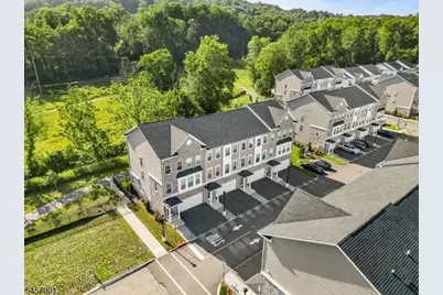 6 Coogan Ct, Morris Plains, NJ 07950 - Photo 4
