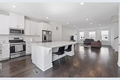 6 Coogan Ct, Morris Plains, NJ 07950 - Photo 8