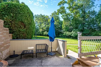 39 Sherborne St, Franklin Township, NJ 08873 - Photo 6