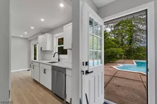 6 Mitchell Rd, Parsippany, NJ 07054 - Photo 18
