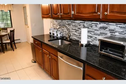 14A Foxwood Dr #A, Morris Plains, NJ 07950 - Photo 2